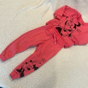 Minnie Mouse sweatsuit